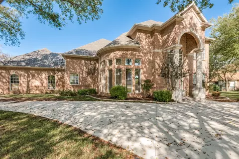 2813 S Lakeview Dr, Cedar Hill, TX 75104