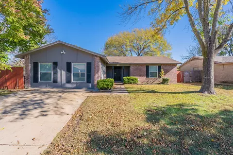 1566 Willowbrook St, Lancaster, TX 75134