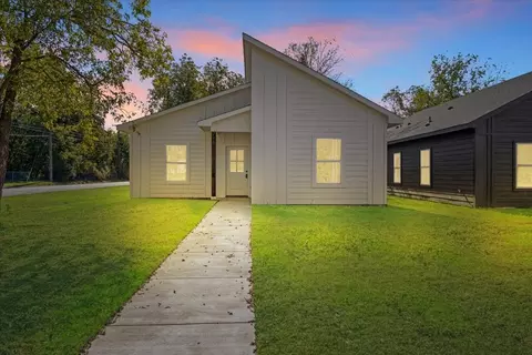 216 E Park Ave, Sherman, TX 75090