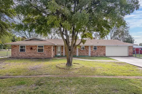 111 Darrell Dr, Heath, TX 75032