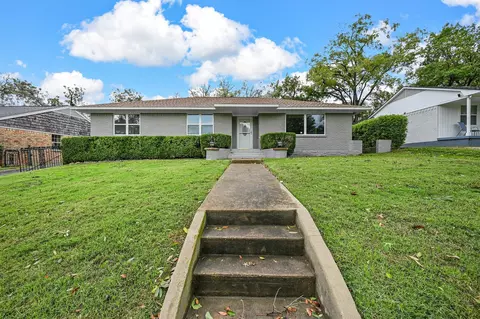 9211 Crestlake Dr, Dallas, TX 75238