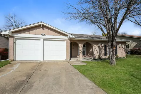407 E Timberview Ln, Arlington, TX 76014