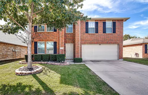 1349 Hillside Dr, Burleson, TX 76028