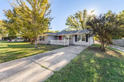2536 Fulton Dr, Mesquite, TX 75150