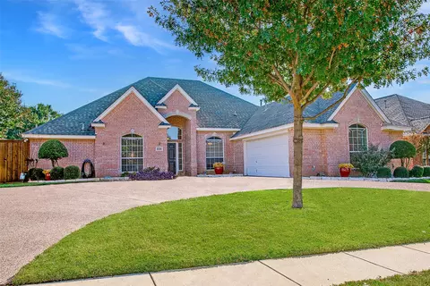 8128 Lost Maple Dr, North Richland Hills, TX 76182