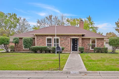 2404 Kingston Trce, Denton, TX 76209