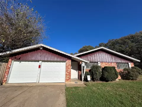 4745 Shady Hill Dr, Forest Hill, TX 76119