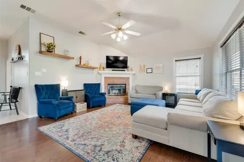 4051 Willow Creek Dr, Midlothian, TX 76065