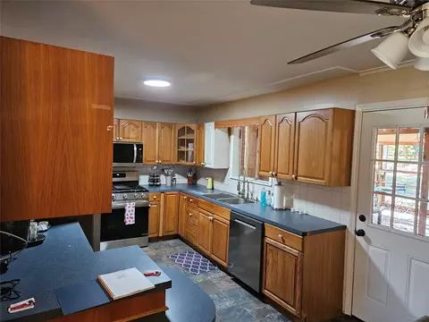 Kitchen - 120 Maple, Coushatta, LA 71019 photo 2 of 2