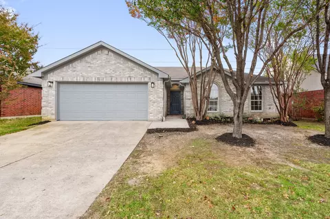 6723 White Tail Ln, Arlington, TX 76002