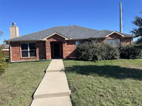 602 Hearthstone Dr, Lancaster, TX 75146