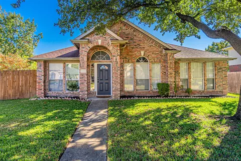 7502 Gillon Dr, Rowlett, TX 75089