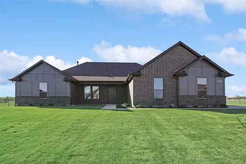 8560 Kassandra Dr, Sanger, TX 76266