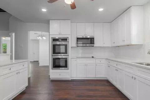 2301 Club Meadow Dr, Garland, TX 75043