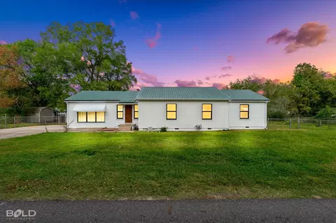 520 Francis Ave, Mooringsport, LA 71060