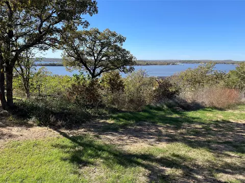 152 Ridge Dr, Bowie, TX 76230