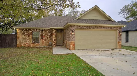 301 E Pne, Alvord, TX 76225