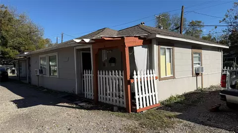 520 Graham Ave, Dallas, TX 75223