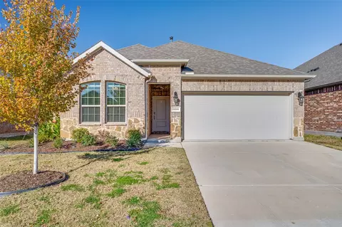 11001 Gold Pan Trl, Aubrey, TX 76227