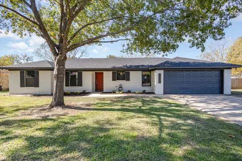 3016 Hillcrest Dr, Corsicana, TX 75110