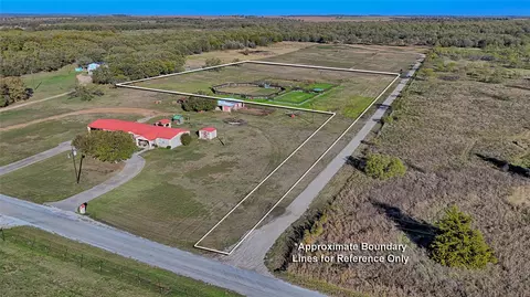 474 Hanging Tree Rd, Bowie, TX 76230