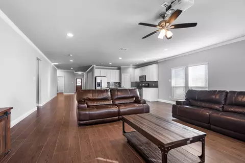 344 E Pecan St, Hurst, TX 76053 photo 15