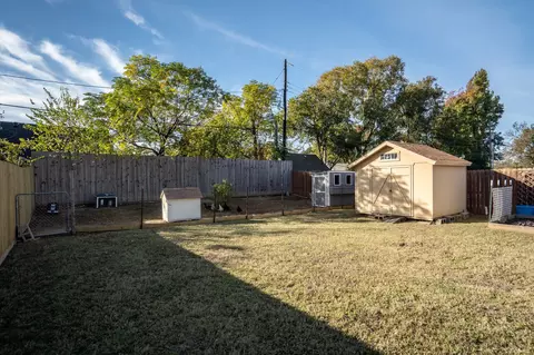 344 E Pecan St, Hurst, TX 76053 photo 30
