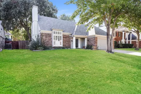 Exterior - 611 Ashcroft Dr, Grapevine, TX 76051 photo 2 of 3