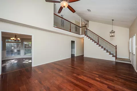 Living - 611 Ashcroft Dr, Grapevine, TX 76051 photo 3 of 4