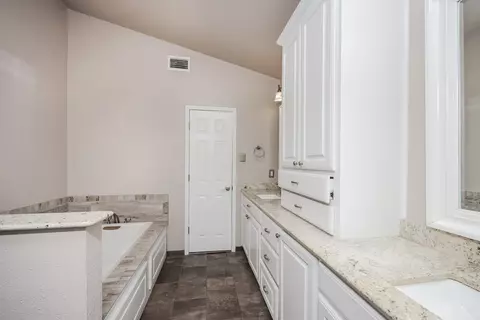 Bath - 611 Ashcroft Dr, Grapevine, TX 76051 photo 1 of 4