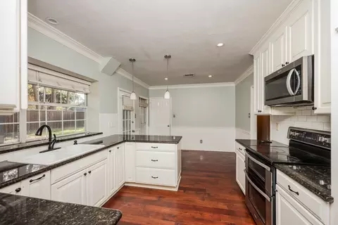 Kitchen - 611 Ashcroft Dr, Grapevine, TX 76051 photo 1 of 2