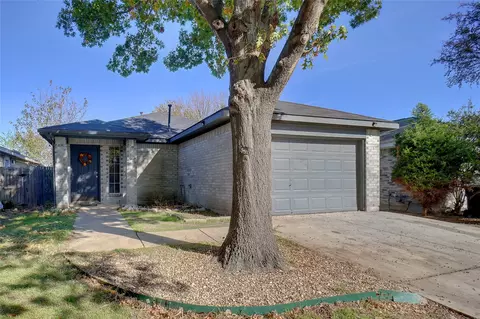 825 Savage Dr, Denton, TX 76207