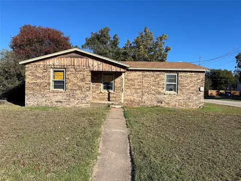210 SE 4th St, Knox City, TX 79529