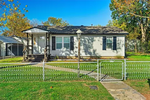 1603 Harwood St, Bridgeport, TX 76426