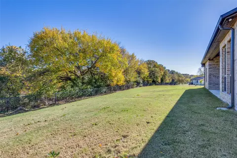Exterior - 332 Trinity Ave, Azle, TX 76020 photo 5 of 6