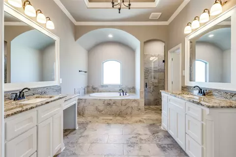 Bath - 332 Trinity Ave, Azle, TX 76020 photo 1 of 3
