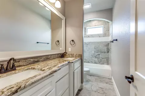Bath - 332 Trinity Ave, Azle, TX 76020 photo 3 of 3