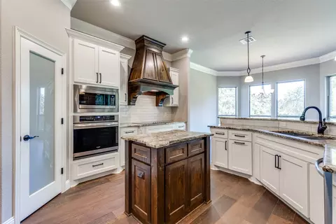 Kitchen - 332 Trinity Ave, Azle, TX 76020 photo 2 of 3