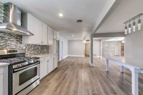 8935 Donnybrook Cir, Dallas, TX 75217