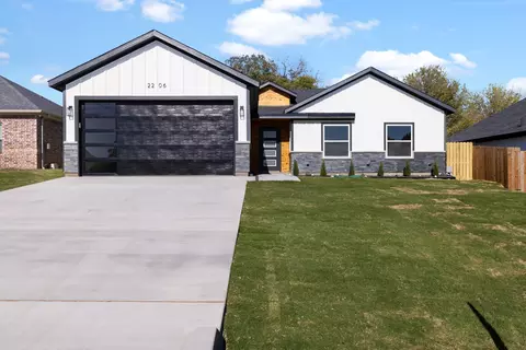 2206 Pedernales Ct, Granbury, TX 76048