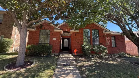 1628 Summers Dr, Cedar Hill, TX 75104