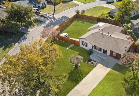 801 Cherokee Trce, Grand Prairie, TX 75051