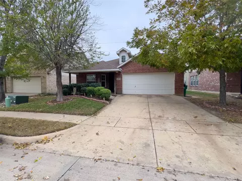 1635 Wildflower Dr, Waxahachie, TX 75165