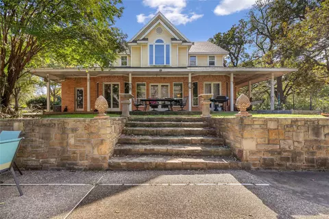 4309 Country Hill Rd, Fort Worth, TX 76140