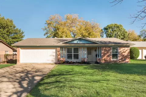 7421 Christopher Ct, North Richland Hills, TX 76180