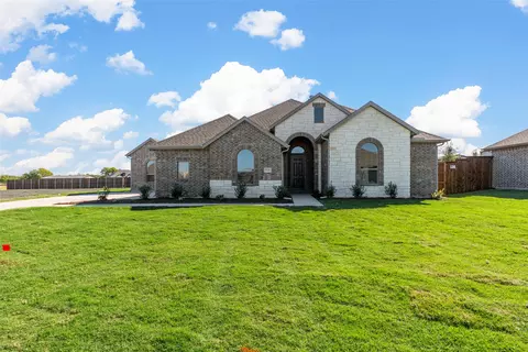 1725 Meadowbrook Ln, Nevada, TX 75173
