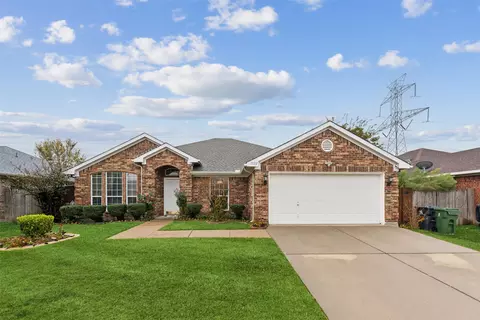 1522 Wolf Creek Dr, Arlington, TX 76018
