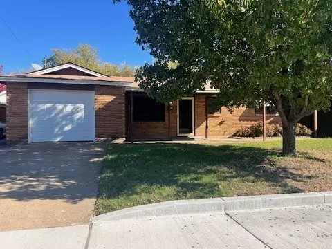 329 Thompson Dr, Saginaw, TX 76179