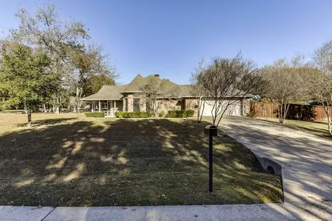 857 Clearwater Dr, Midlothian, TX 76065