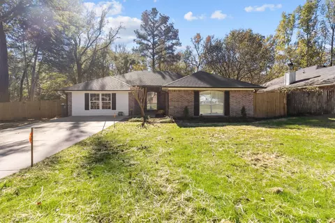 15631 Brittain Ct, Lindale, TX 75771